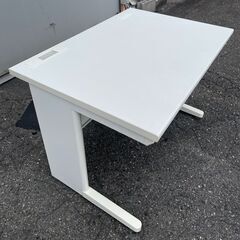 スチールデスク　ホワイトの画像