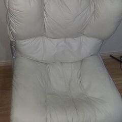 Beige Reclining chairの画像