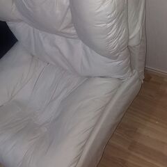 Beige Reclining chairの画像