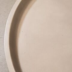 moda en casa(モーダ・エン・カーサ)取り扱い、Sketch(スケッチ) APOLLO(アポロ) コーヒーテーブルです！天板にコンクリートを使用した現代的なデザイン。シンプルモダンなテーブルの画像