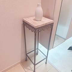 サリュ　コーナーテーブル　小物置き