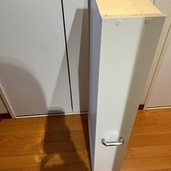 隙間収納　収納棚の画像