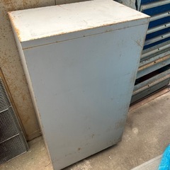 透明の棚　工具入れにでも　オフィス家具　ITOKIの画像