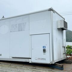 防災備蓄コンテナNO.4、外寸長さ365cm、保冷車コンテナ、間仕切り、内寸高さ210cm、冷凍機取り外し予定、横ドア付き●資材倉庫.バイクガレージ●福岡発の画像