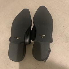 美品　23cm ユナイテッドアローズ　COMFY バックストラップサンダル　ミュール　UNITED ARROWS 黒　ブラック　サボサンダル　の画像