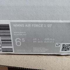 新品AIR FORCE 1 07 23.5cm/NIKE エアフォース 1 07 ナイキ 白 オールホワイト メンズ スニーカーの画像