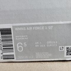 新品AIR FORCE 1 07 23.5cm/NIKE エアフォース 1 07 ナイキ 白 オールホワイト メンズ スニーカーの画像