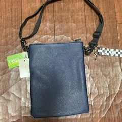 新品　 合皮フォトPチャーム付きフラットポシェット　定価¥1980の画像