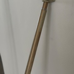 シャビーシックな伸縮性カーテンレール 2本で ¥300の画像