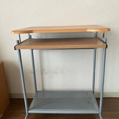取引中　パソコンラックの画像