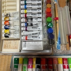 絵の具、筆