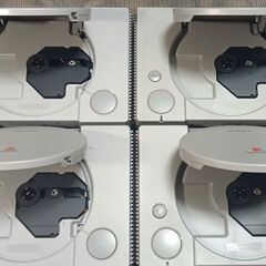 動作品　プレイステーション　本体4台、コントローラ２個、AV端子ケーブル４本、電源ケーブル４本の画像