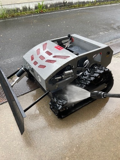 ラジコン草刈機