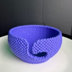 編み込みデザインのヤーンボール