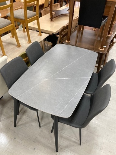 取りに来れる方限定！アーバン通商のセラミックダイニング５点セットです！