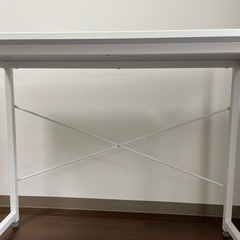 ニトリデスクの画像