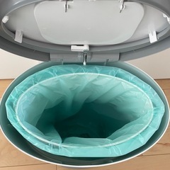 ほぼ新品！！Korbell おむつポット
の画像
