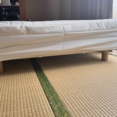 脚付きマットレス の画像