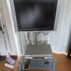テレビとビデオデッキ