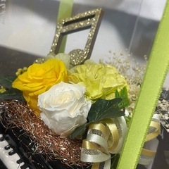 プリザードフラワーピアノ置き物の画像