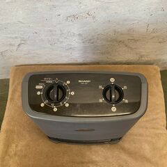 【SHARP】シャープ セラミックファンヒーター HX-12T-B 1994年製 中古 暖房機器 日本製 ブラック 電気ヒーター 加湿 A0025の画像