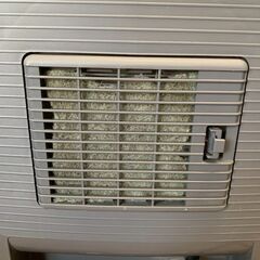 【SHARP】シャープ セラミックファンヒーター HX-12T-B 1994年製 中古 暖房機器 日本製 ブラック 電気ヒーター 加湿 A0025の画像