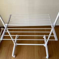 ハンガーラックの画像