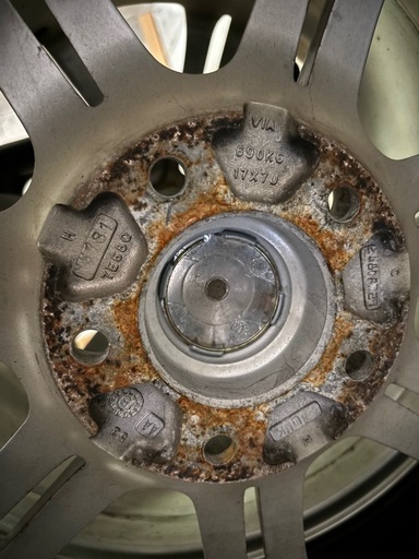 215/55r17スタッドレスタイヤホイールセット