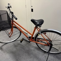 自転車と空気入れの画像