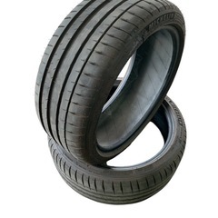 ラジアルタイヤ　215/40R18