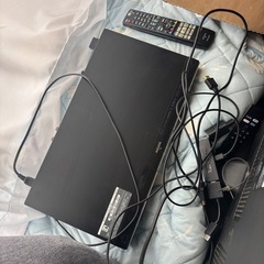 32型テレビとレコーダーとFireTVStickの画像
