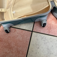 キャリーケース
の画像