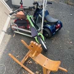 三輪車とか子供のおもちゃ