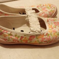15cmのキティちゃんの上履きの画像