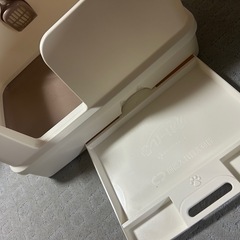 デオトイレ本体 猫用トイレ本体 快適ワイド シルキーホワイト　「定価4.192円」の画像