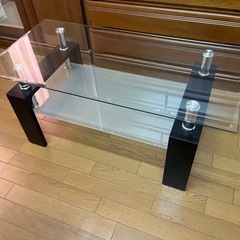 ガラステーブルの画像