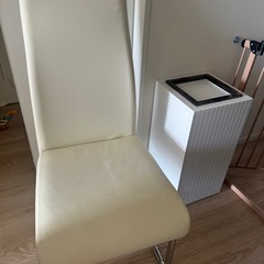 ホワイト　ハイバック　チェア2脚セットの画像