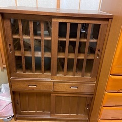 食器棚の画像