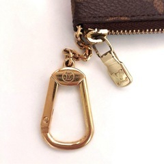 VUITTON
 小銭入れの画像