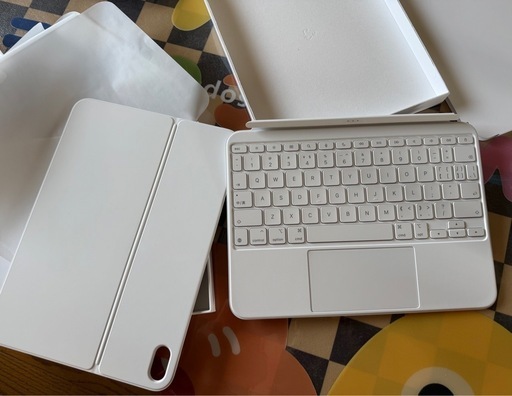 iPad Magic Keyboard Folio ホワイト　新品未使用 Amazon.com: Apple Magic Keyboard Folio: iPad Keyboard and