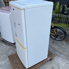【SHARP/シャープ】冷蔵庫　白　ホワイト　家電 135L 動作OKの画像