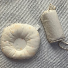 美品　ねんねクッションの画像