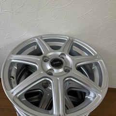 四つ穴　アルミホイール　4本セットの画像