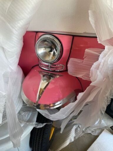 トゥクトゥク　フロントボディ　色はピンクです　店舗装飾　未使用品