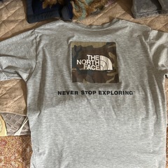 ノースフェイスTシャツの画像