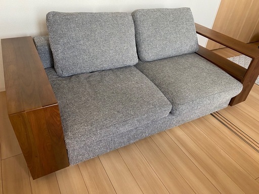 【値下げ交渉受付中！】formax マキシープレミアム3Pソファ(両肘BOX)