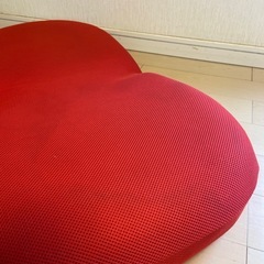 赤い　小さい　座椅子の画像