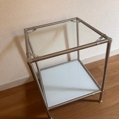 サイドテーブルの画像