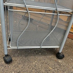 4段スチールラックの画像