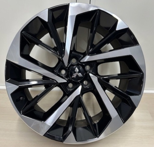 三菱　アウトランダーPHEV　GN0W 純正 4本セット 5穴 新車外し ミツビシ アウトランダーPHEV GN0W 純正 オプション 中古